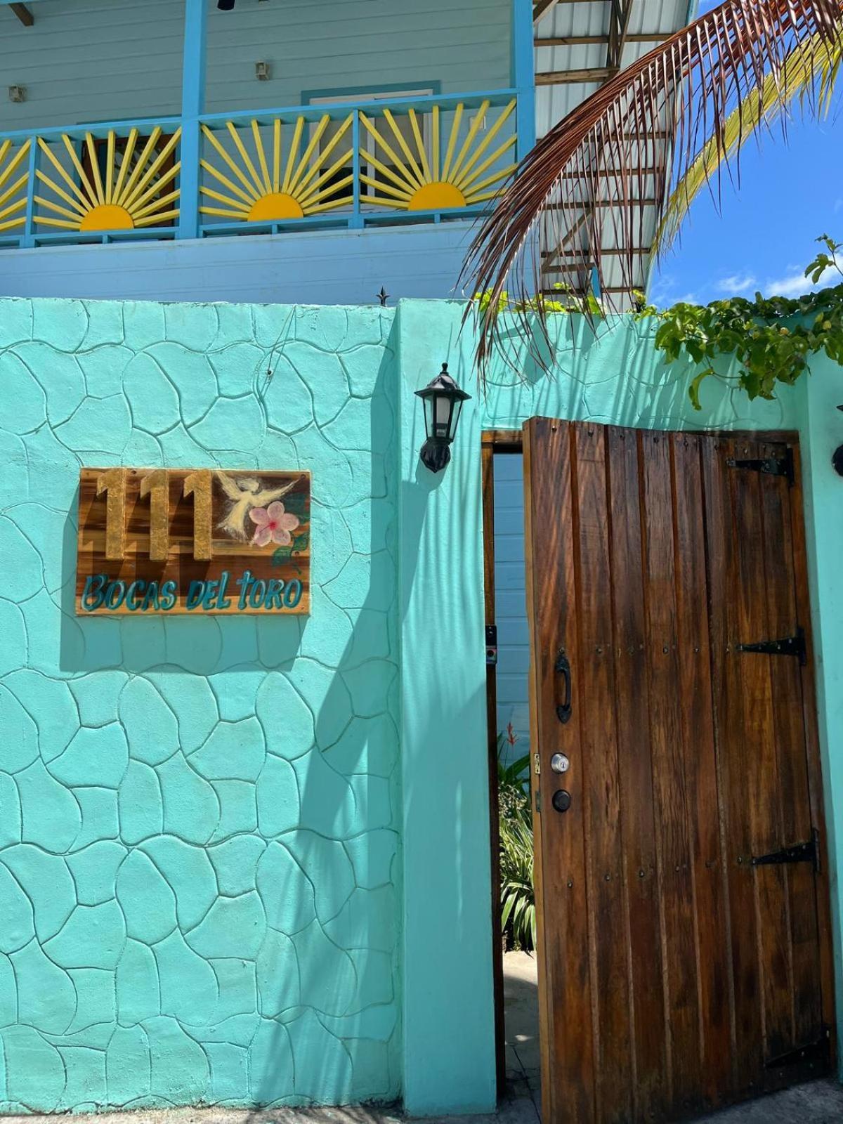 Pachamama Bay Club Hotel Bocas Town Exterior photo